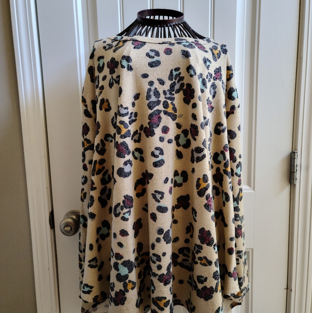 Oversized Long Sleeve Cheetah Print Top